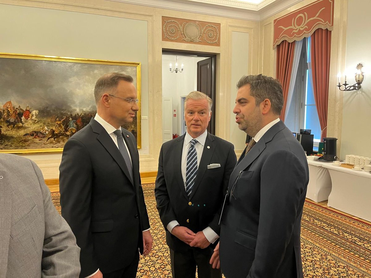 📍European Esports Federation General Assembly, Warsaw, Poland. 🇵🇱 CEO @pauljfoster_GEF welcomed by President of the Republic of Poland, @AndrzejDuda, Patron of GEF’s first European Games Esports Championships 2023. Together at the meet and greet, GEF Board Member