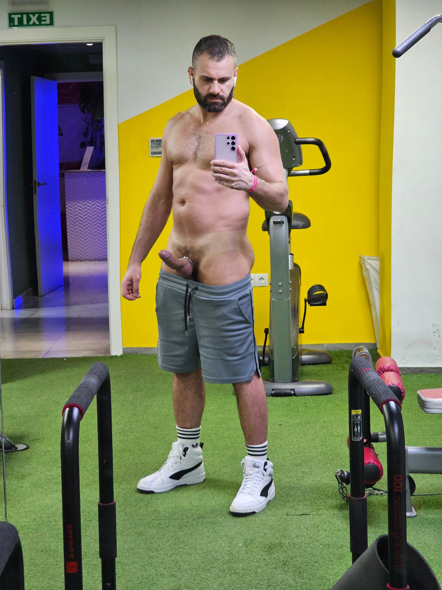 Part of my workout. https://t.co/NvUqJ8Ggj3