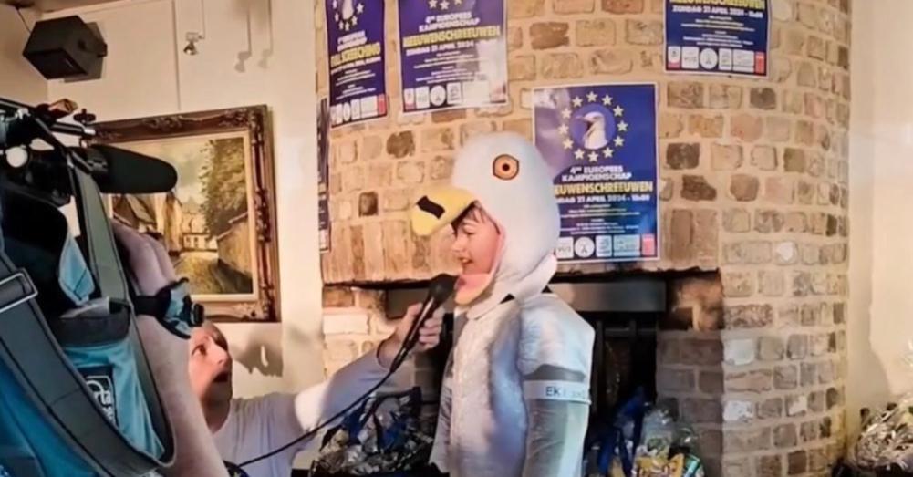 Cooper’s seagull-like shrieks impressed the audience who clapped and cheered after he took to the stage - watch below. (shared via National World) thescarboroughnews.co.uk/read-this/boy-…