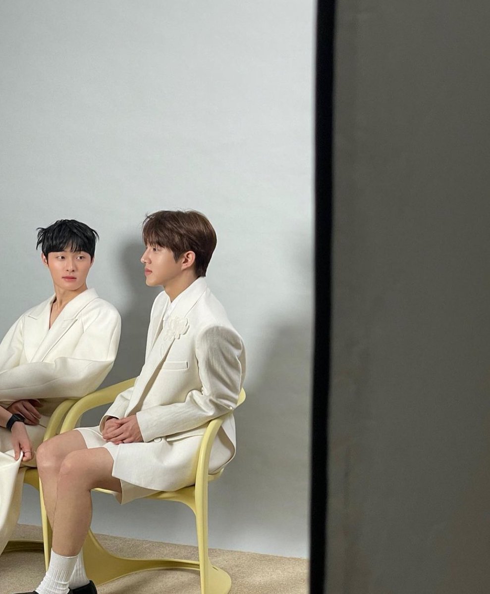 yooncypics's tweet photo. jaehyun and chanyoung bts <3 https://t.co/0FamRFlVty