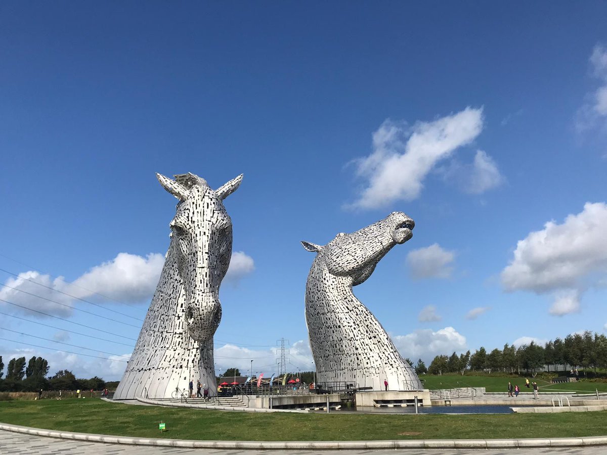 🐴🌟 Celebrating 10 years since #TheKelpies' international unveiling! #AngleRing played a key role in crafting these iconic 30m high horse heads, now a highlight of Scotland's landscape. Learn more about our involvement: anglering.com/case-studies/t… 

#MetalCrafting @helixfalkirk