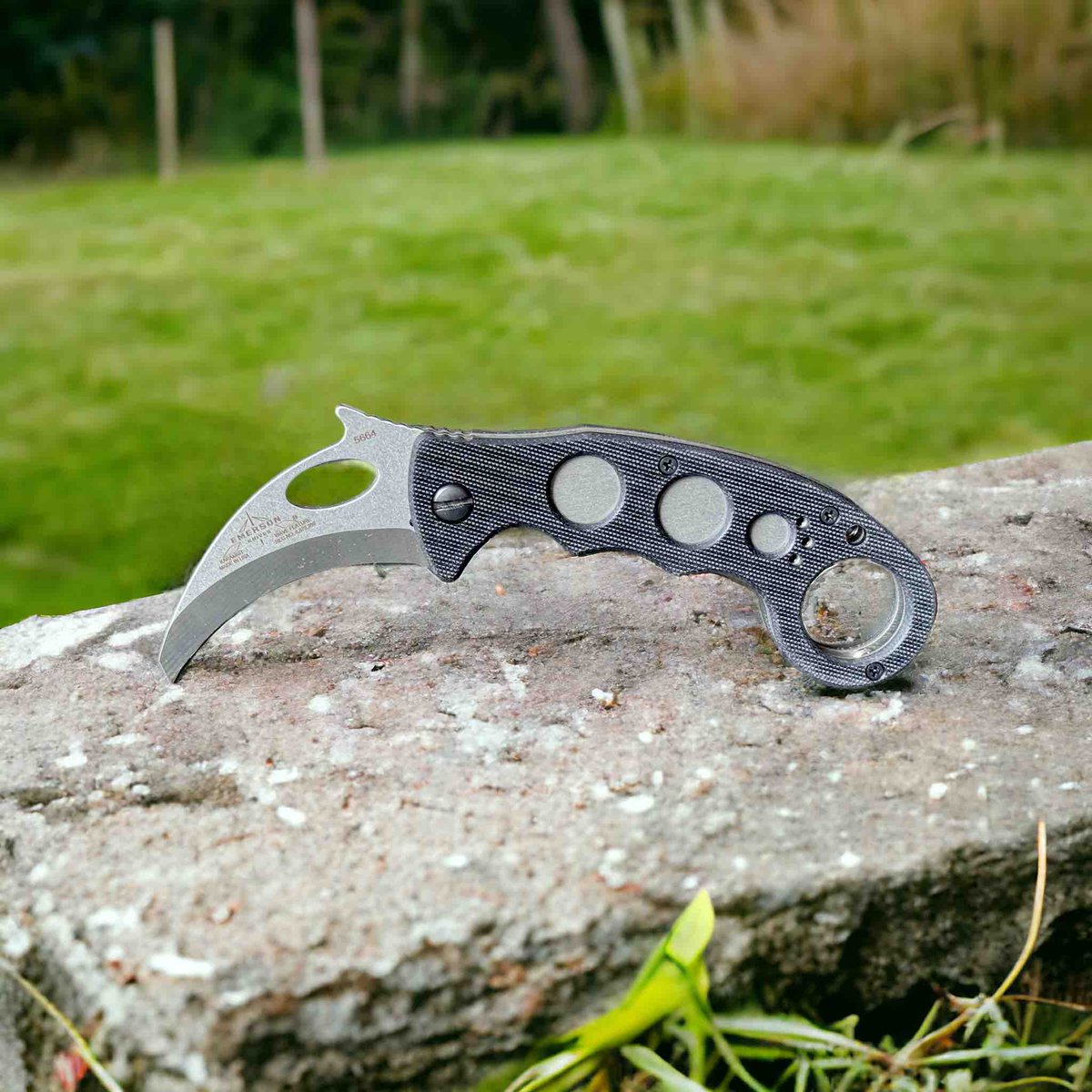 Precision-crafted for ultimate control and versatility. #emersonknives #karambit #madeintheusa