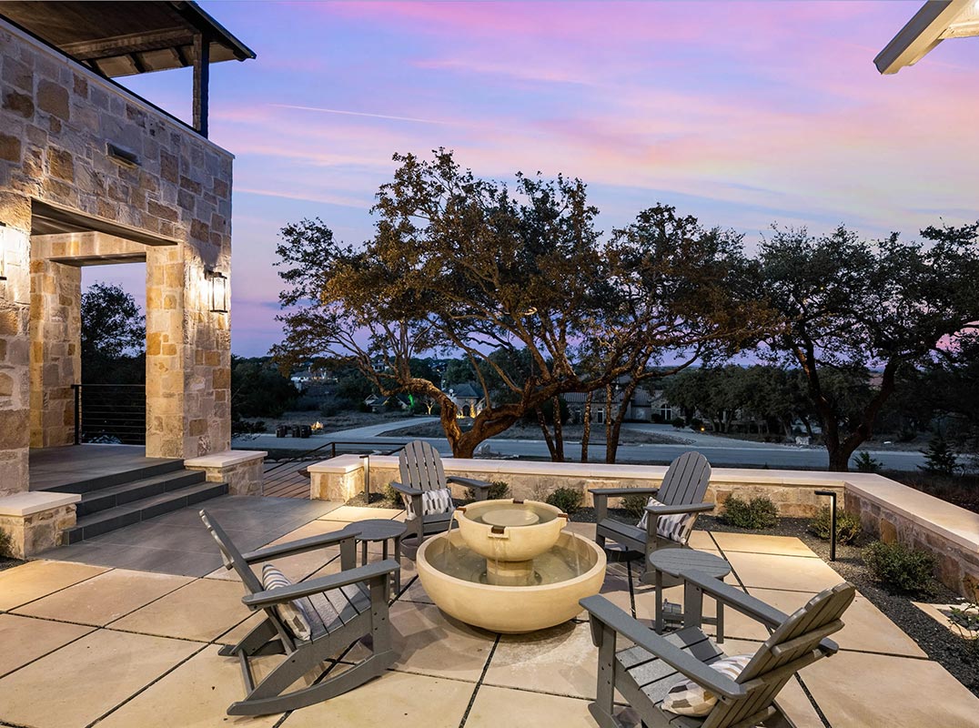 Epitome Of Modern Elegance in Boerne, TX✨️Every detail has been thoughtfully designed and executed. 
l8r.it/dEVY

Presented exclusively by Patti Nelson of San Antonio Portfolio Real Estate - KW