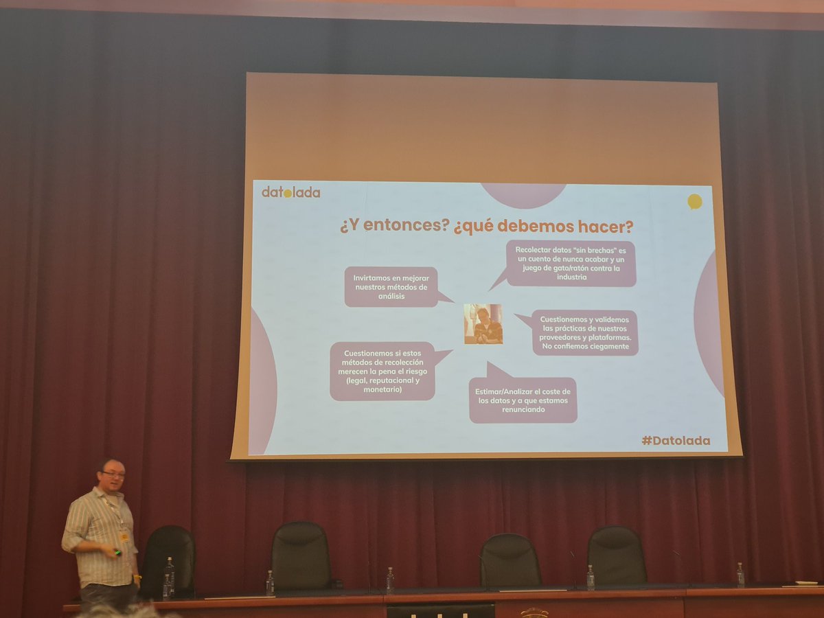 Increíblemente buena la charla de <a href="/ZordnajelA/">Alejandro Zielinsky</a>  hemos aprendido muchísimo a la vez que hacíamos terapia  #datolada