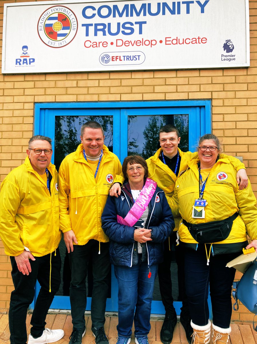 Congratulations to the Community Trust’s Administration Officer Carol Moss. Today is Carol’s last matchday selling Golden Gamble tickets after more than 20 years 🤩👏 Carol is also celebrating her birthday today 🥳 Thank you from all at the Trust and @ReadingFC