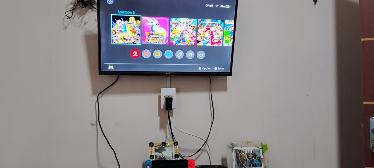 Cheguei em Salinas, meus Feraliseguidores. E só trouxe o necessário para minha sobrevivência, uma TV e meu #NintendoSwitch. Agora podemos continuar os trabalhos.