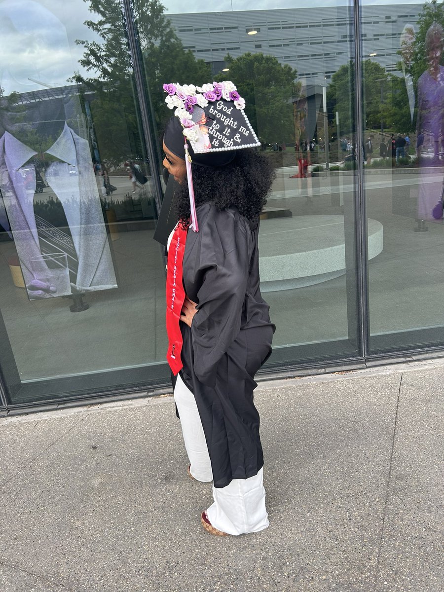 jadeayanaaa's tweet photo. Graduated nursing school🥳 https://t.co/jTw26Q9nY0