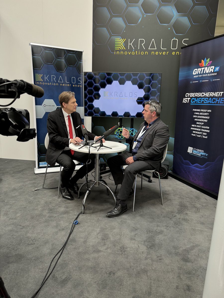 Das tvberlin SPEZIAL mit #AndreasDorfmann direkt vom Stand der #KraLosGmbH auf der #HannoverMesse 2024 in Halle 16. Thema: Die Gefahren und Lösungen im Netz“. CEO #CarstenKlein spricht über sein Unternehmen. So, 28.04.24, 20:15 Uhr bei tvberlin u. YouTube youtube.com/@andreasdorfma…