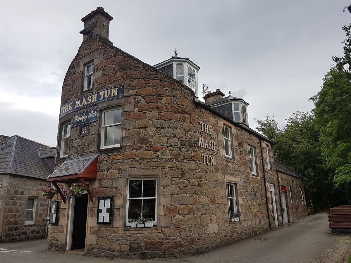 ❤️'Great wee night away. Beautiful interior. The staff were lovely. We had dinner & it's worth booking ahead to not miss the wonderful range on offer. Would I stay again? Already planning the next trip!'❤️ thebandbdirectory.co.uk/12860 #GuestReview #Aberlour #Speyside @MashTunAberlour