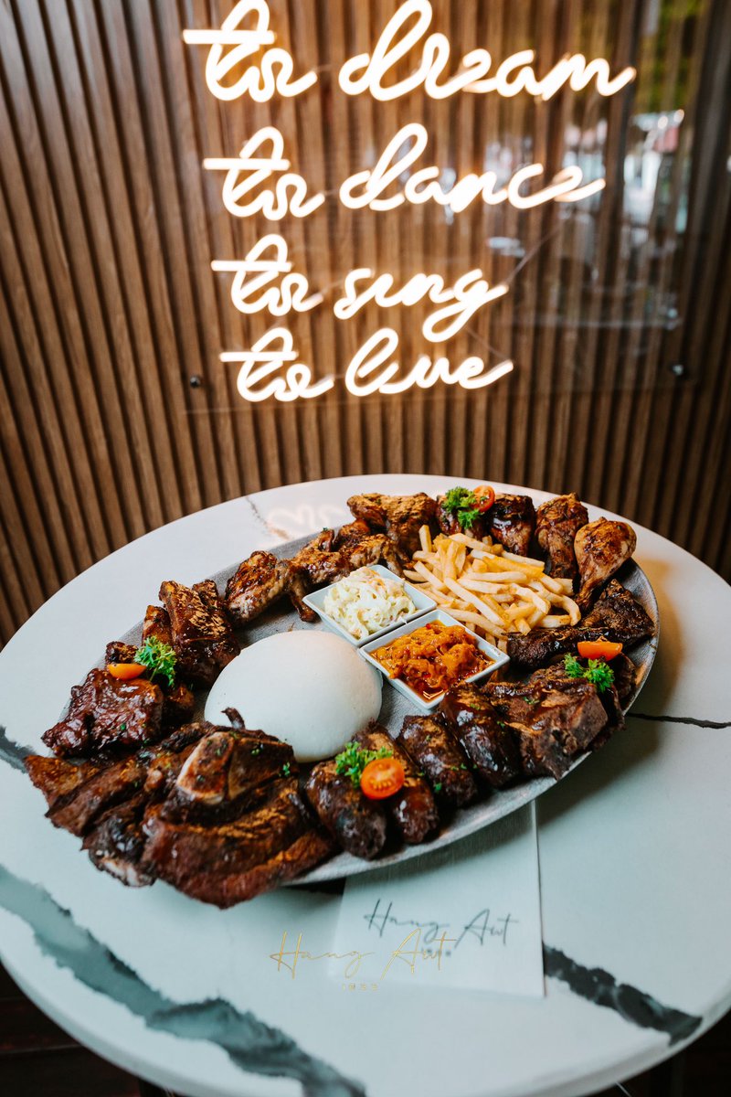 Saturday’s are for Delicious Food and Day Vibes. If its nice, we serve it twice as flavourful✨Now here’s a Meaty platter for sharing with friends❤️. #Daytime #Resturant #Food #CarWash #Drinks #Saturday