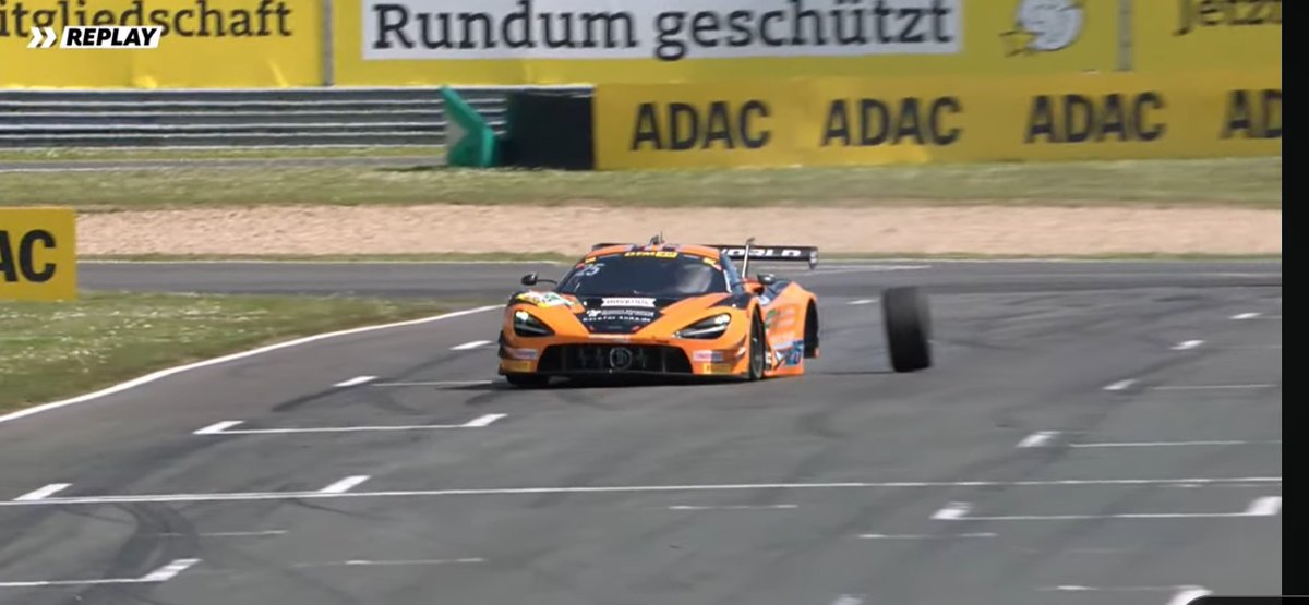 👀 DTM Oschersleben'de Full-Course Yellow uygulamasına sebep olan olay. 🚀 Ben Dorr'un uçan tekeri.