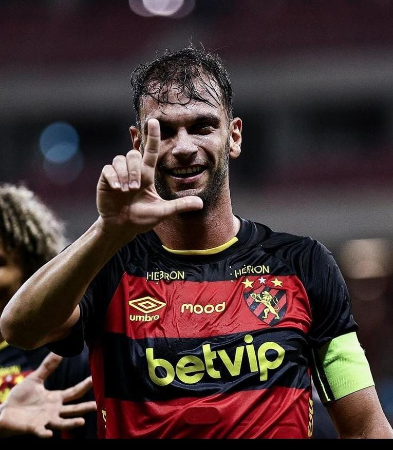 Zagueiro em grande fase <a href="/sportrecife/">Sport Club do Recife</a>