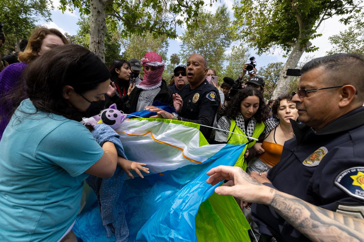 Letters to the Editor: Debating the arrests of pro-Palestinian protesters on college campuses (via @latimesopinion) latimes.com/opinion/letter…