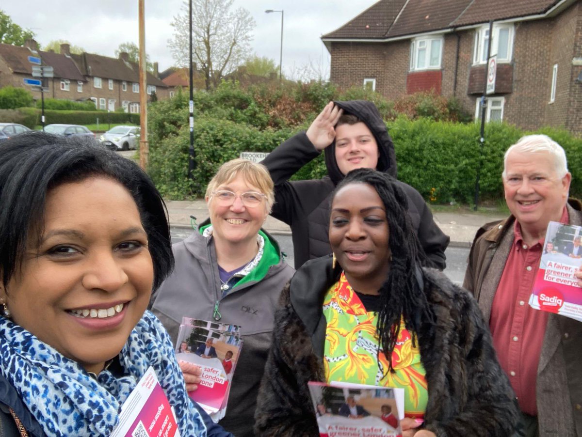 Canvassing in #Bellingham today talking to local people on issues that matter most to them Pleased to be joined by Cllrs @Jacqpaschoud @RachelOnikosi @John_Muldoon as well as @seward_morgan ahead of a vital election next week for @SadiqKhan & @LondonLabour