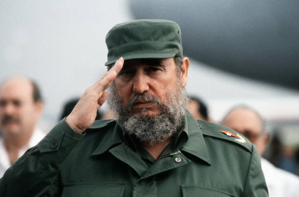 Un 27 de abril de 1963: Primera visita oficial del comandante en jefe Fidel Castro a la URSS. #FidelPorSiempre #CubaViveEnSuHistoria @CENASACuba