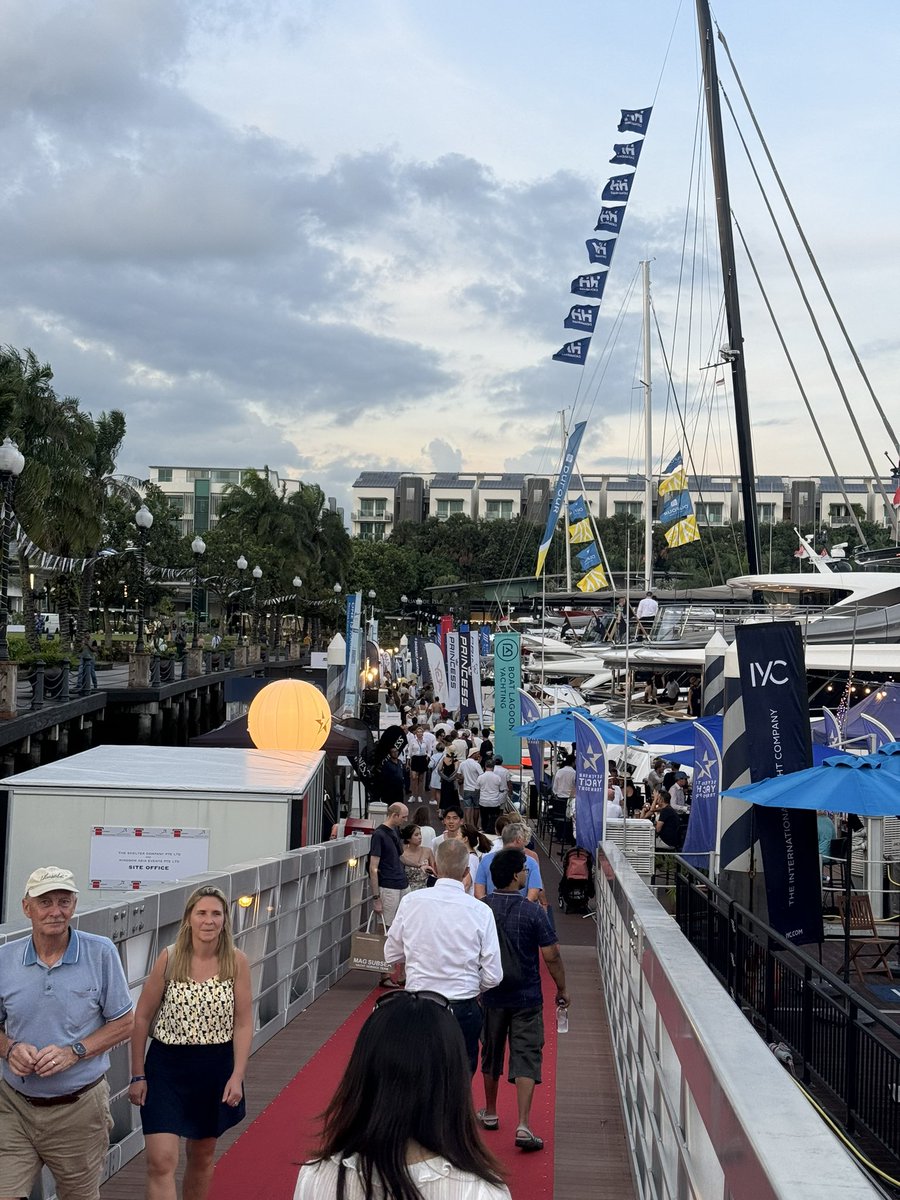 Day 3. SG yacht show. Good crowd.