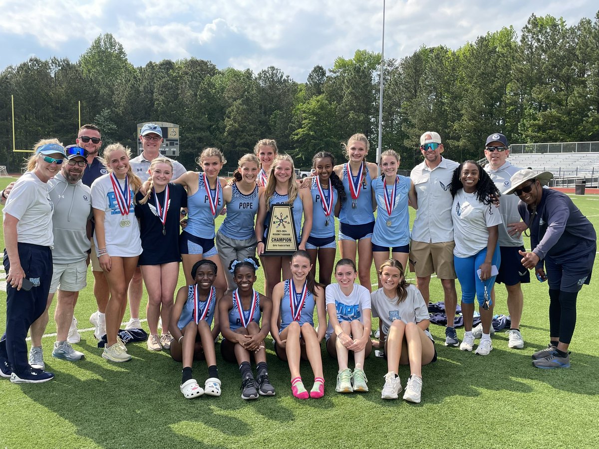 Girls team scored 189 points to capture the Region Championship Team Title! A great team effort from an amazing and talented group of athletes and coaches! 💪⚡️ #cit
