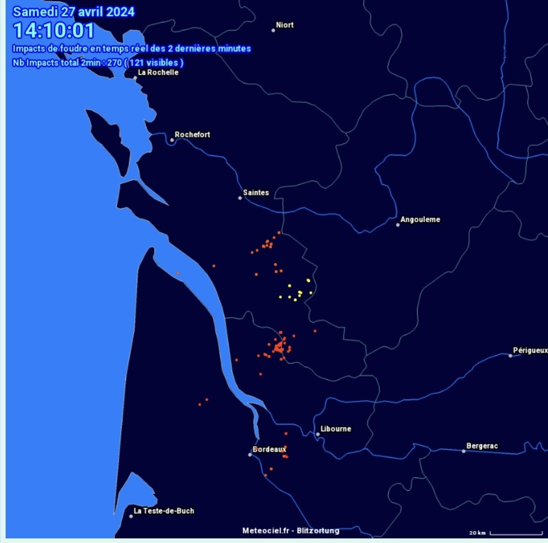 ⚡️ [ Direct ] 27/04/24 14h10 : Activité électrique assez intense sur Montendre actuellement ❕️ Éclairs à l'heure ou je vous parle sur les communes alentours de Pons et Mortiers.