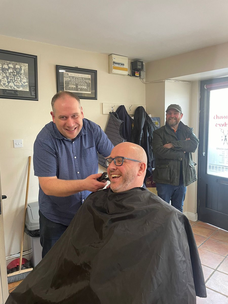 ✂️🪒 A close shave in Desmond’s Barber Shop in Westport in Mayo with local election candidate Karen Gallagher.💈 As you all know I had beautiful flowing hair before this. 😂💇‍♂️ #westport #comayo #MIDLANDSNORTHWEST #MNW #mayo #countymayo @GCumann @OSFMayo