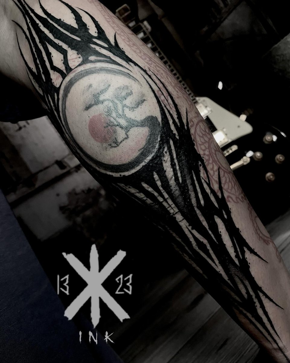 1323ink's tweet photo. Freehand little blast blackwork abstract full calf sleeve. leave a comment if you like Asa's work, email or DM him for any enquiries/bookings and he'll think of something for you 👀📨 asaxcash@gmail.com all ideas are welcome at (1323 Ink.)
done by @asaxcash
#asacash #1323ink https://t.co/SsDoE8Z7bW