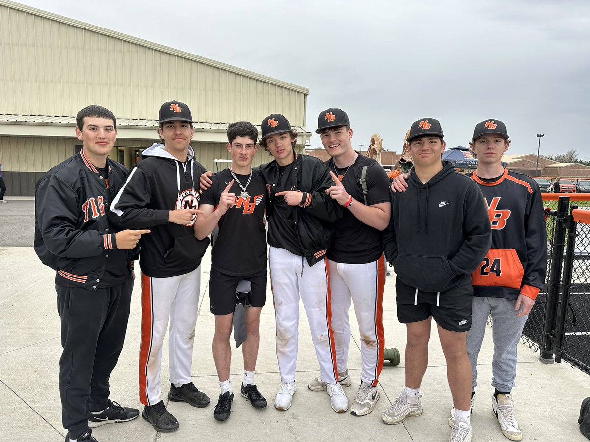 WhoWeBaseball's tweet image. The Tiger baseball team stopped over to the Tiger invite to support one of their own!  Centerfielder Cooper Clark was an absolute savage in the hurdles last night!  WE GOT A GUY!  @NBTigersAD