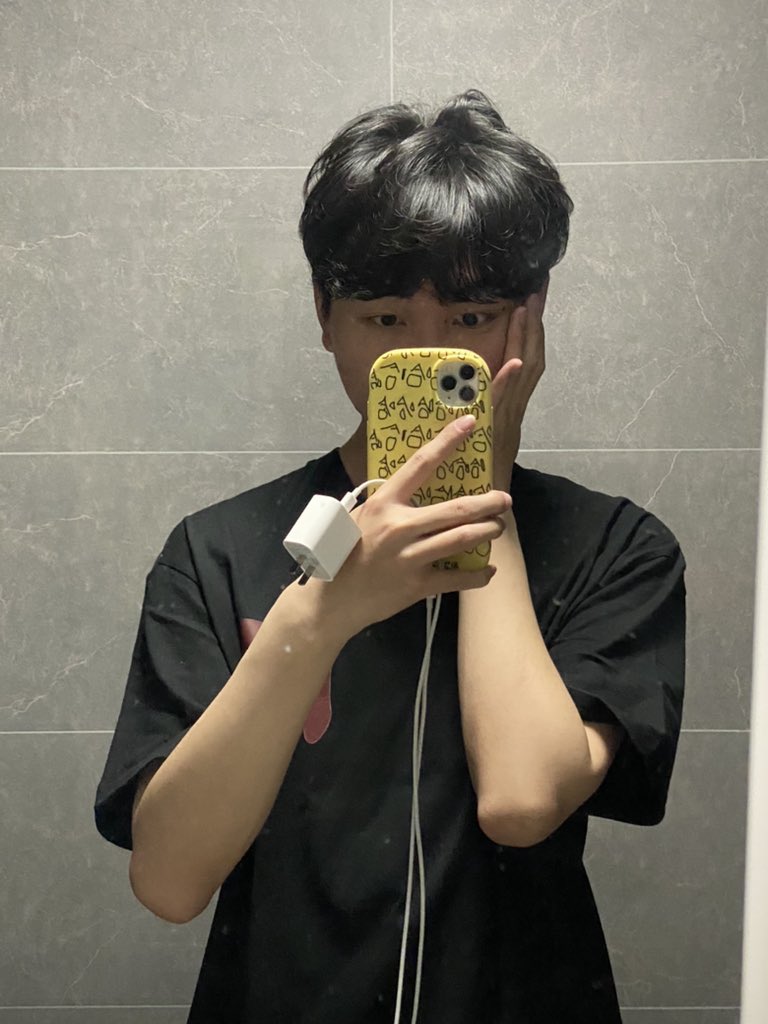 hongcha88's tweet photo. 这个灯真不适合拍照 https://t.co/WEvv24HmRJ