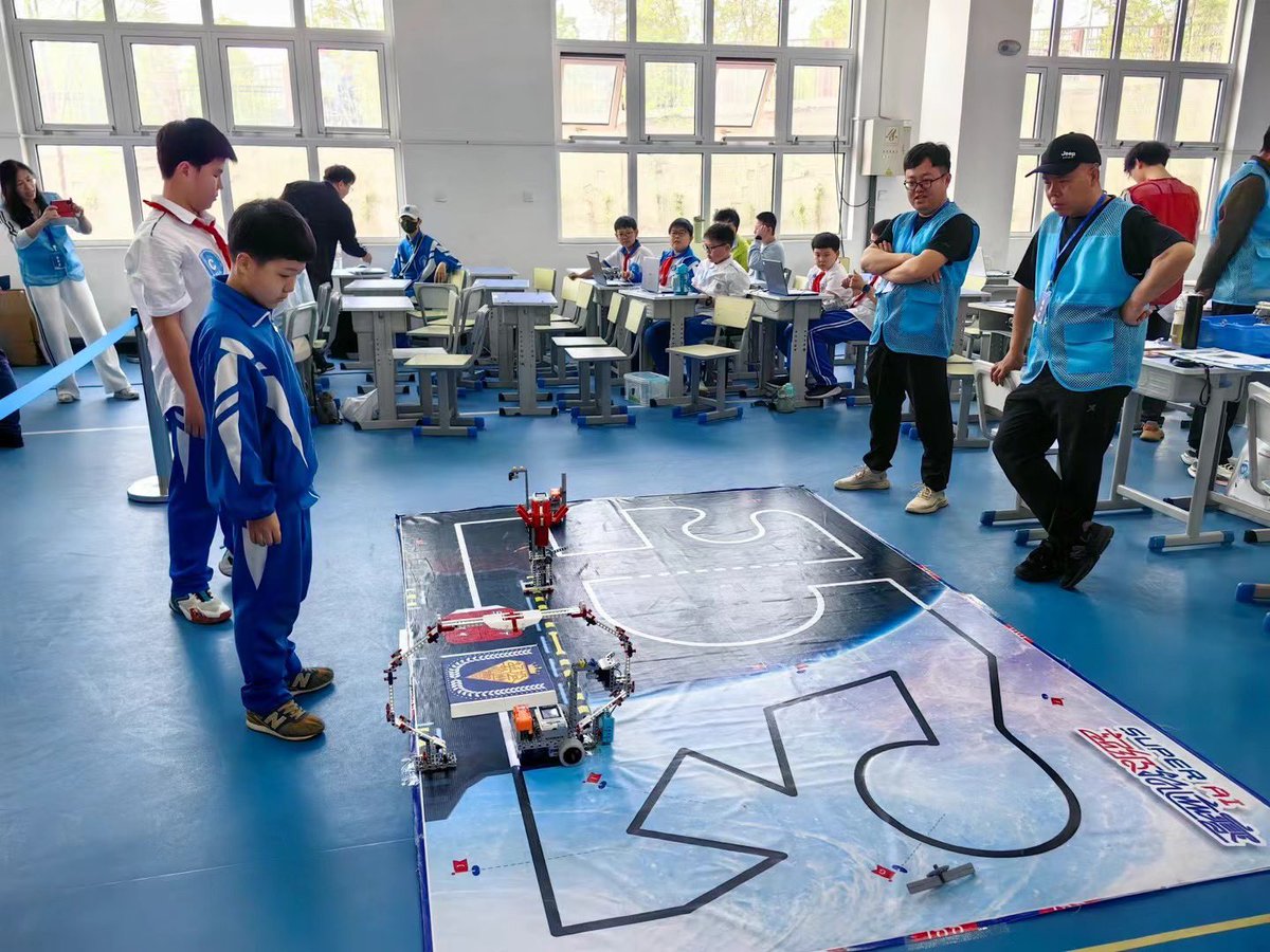 Robot competitions are underway in various cities. #ZMROBO #STEM #Competition #Robot #kids