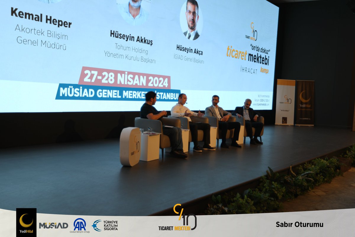 Kampımız Mehmet Cebeci'nin moderatörlüğünde, Kemal Heper, Hüseyin Akkuş ve Hüseyin Akça'nın gerçekleştirdiği Sabır Oturumu ile devam ediyor.