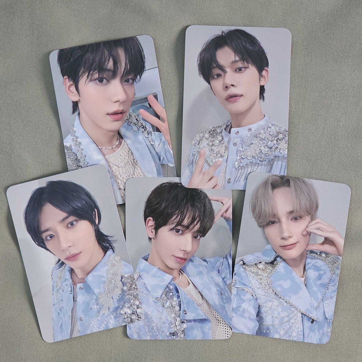 wts dmm r2 txt ph

ot5 pob set: 2,300 / 2,200 (payo)
member: 460 ea

- secured directly from dmm

dop: 50% dp 05/15, rembal once onhand 

dm/reply to claim ☺️

t. tomorrow x together soobin yeonjun beomgyu taehyun hueningkai m3 minisode 3 dear my muse