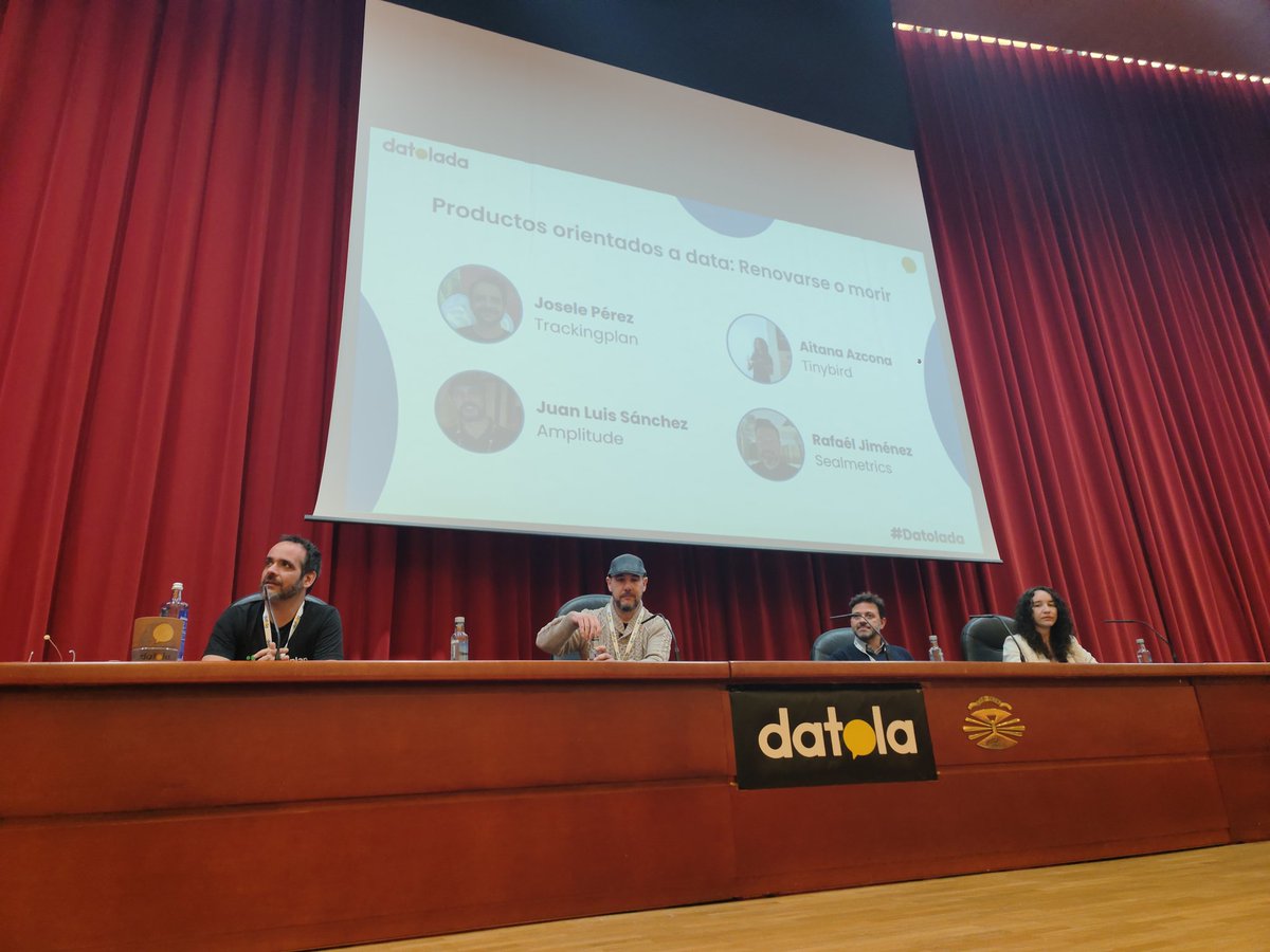 La gran mesa de la #Datolada 
<a href="/datolaes/">Datola | Comunidad de Analítica Digital</a>