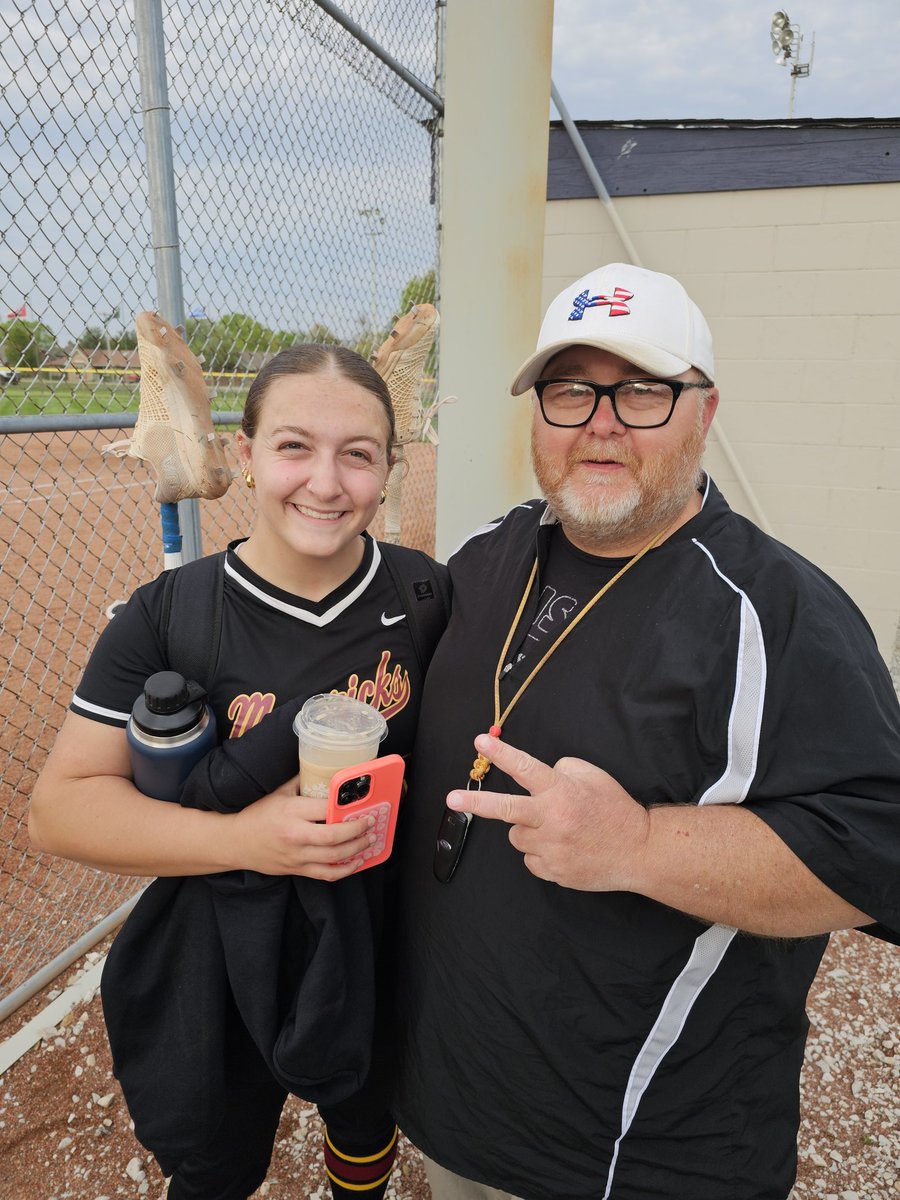 I got to see Molly Davis play last night. She is an amazing young woman on and off the field. She works very hard & hit .500 for us last Fall. I absolutely love this kid! Molly went 1-2 with a HR, 3 RBIs & R. I can't wait to see you shine at U of Findlay @molly_davis4 #SW07