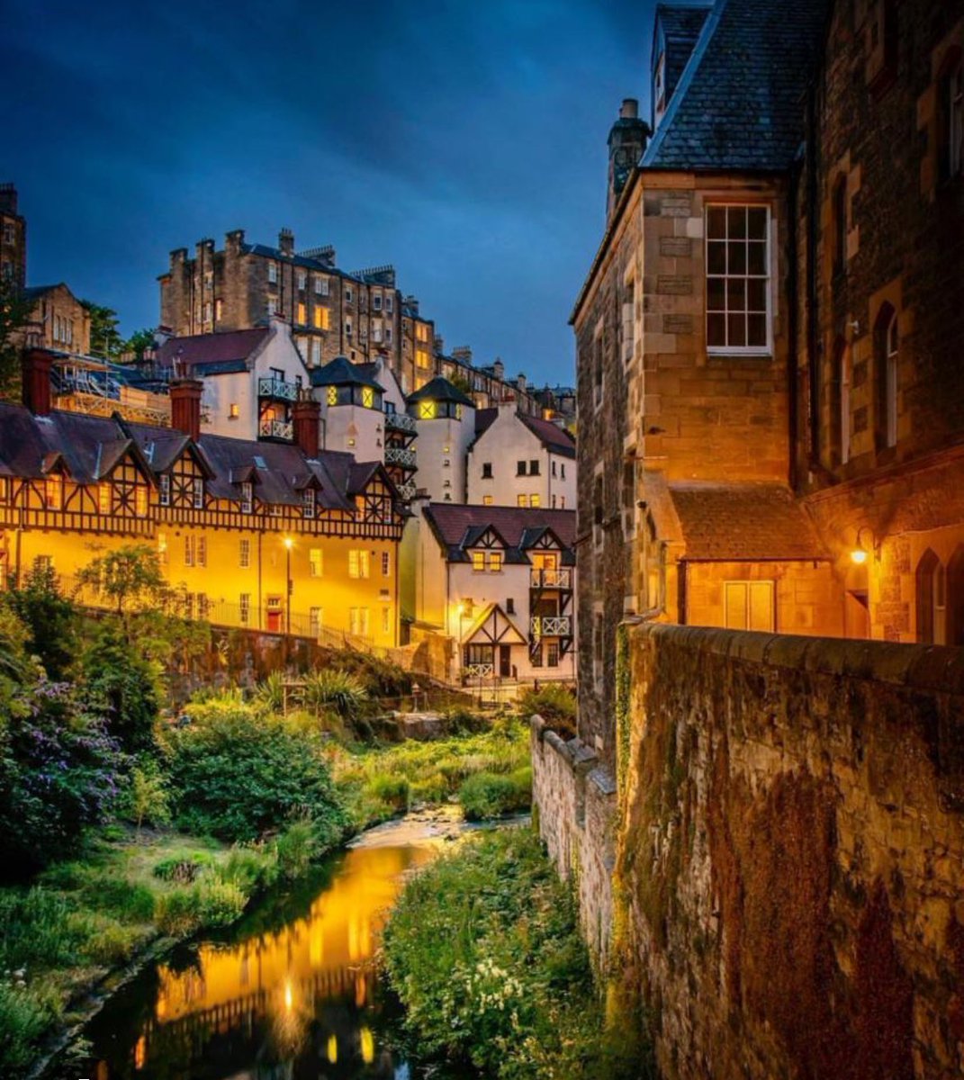 Morning, another scene I’m working on is this photograph of Dean Village. Gorgeous ay? This & my NYC commission will keep me entertained☺️🎨🇺🇸🏴󠁧󠁢󠁳󠁣󠁴󠁿 Credit to: paul_watt_photography on instagram, he also captured The Bow Bar too. Very talented.📸 #edinburgh #scotland