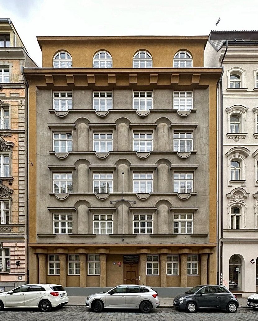 Apartment Building of the Co-operative of Prague Teachers, 1924,
Kamenická 35, Prague, Czech Republic 🇨🇿 
Architect: Otakar Novotný
Rondocubism architecture 
(Photo credit: Adam Štěch, 2024)