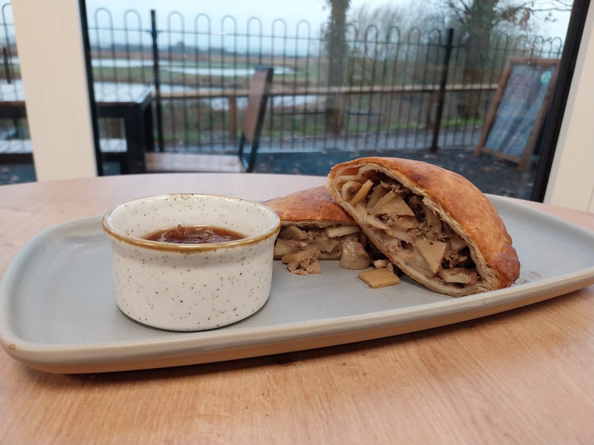 It’s another chilly #weekend but hopefully mainly dry and some brightness. If you’re visiting us you can warm up with a cracking Cornish or Keralan Phat #Pasty in our #cafe, delicious soup or a hearty hot sandwich. Open 9.30am - 4.30pm.
