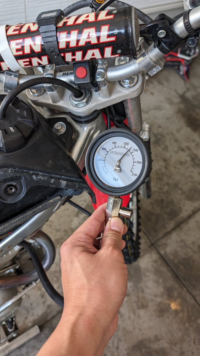 norifumi_japan's tweet image. それではCRF125FにCJRハイカム&amp;amp;ECU（ノリフミ、CJRインマニ、CJRハイカム用マップ）を取り付けていきます。

作業前に圧縮の確認から
#ナイスノリフミ
#CJR