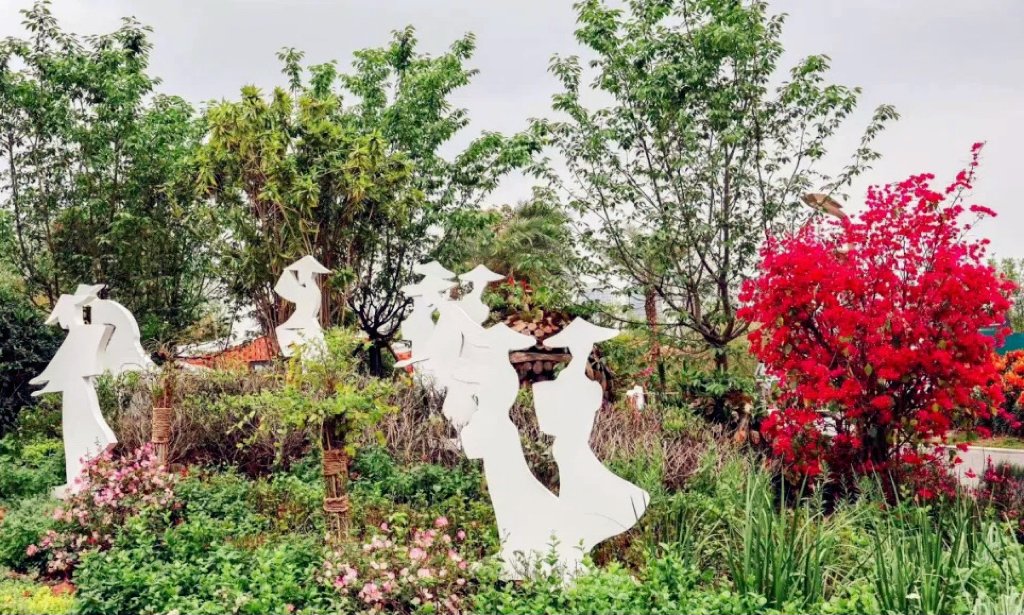 😍On April 26, the International Horticultural Exhibition 2024 Chengdu officially kicked off. Fuzhou, as one of the participating cities in this edition, is showcasing its garden beauty, themed 'A Blessed Land with Waters and Mountains, A Fortunate Vessel.' This exhibit allows…