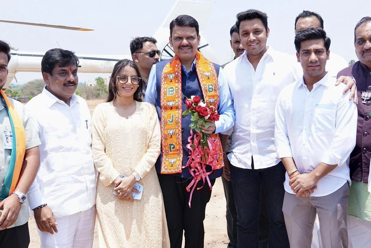 Dev_Fadnavis tweet picture