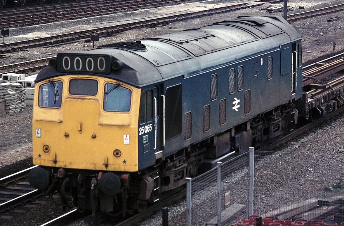 25065 at Newark with a down permanent way train April 1976 #Raturday 📸 David Ford