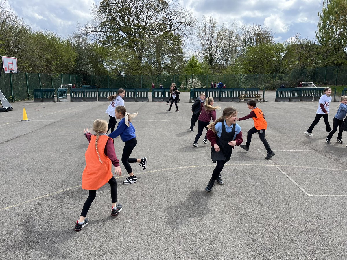 Our Y5 Sports Leaders were leading by example once again yesterday lunchtime. Lots of Y3’s and 4’s getting active and playing games 👏🏼💪🏼 @StradbrokePri @StradbrokePE @ForgeSSP @YourSchoolGames