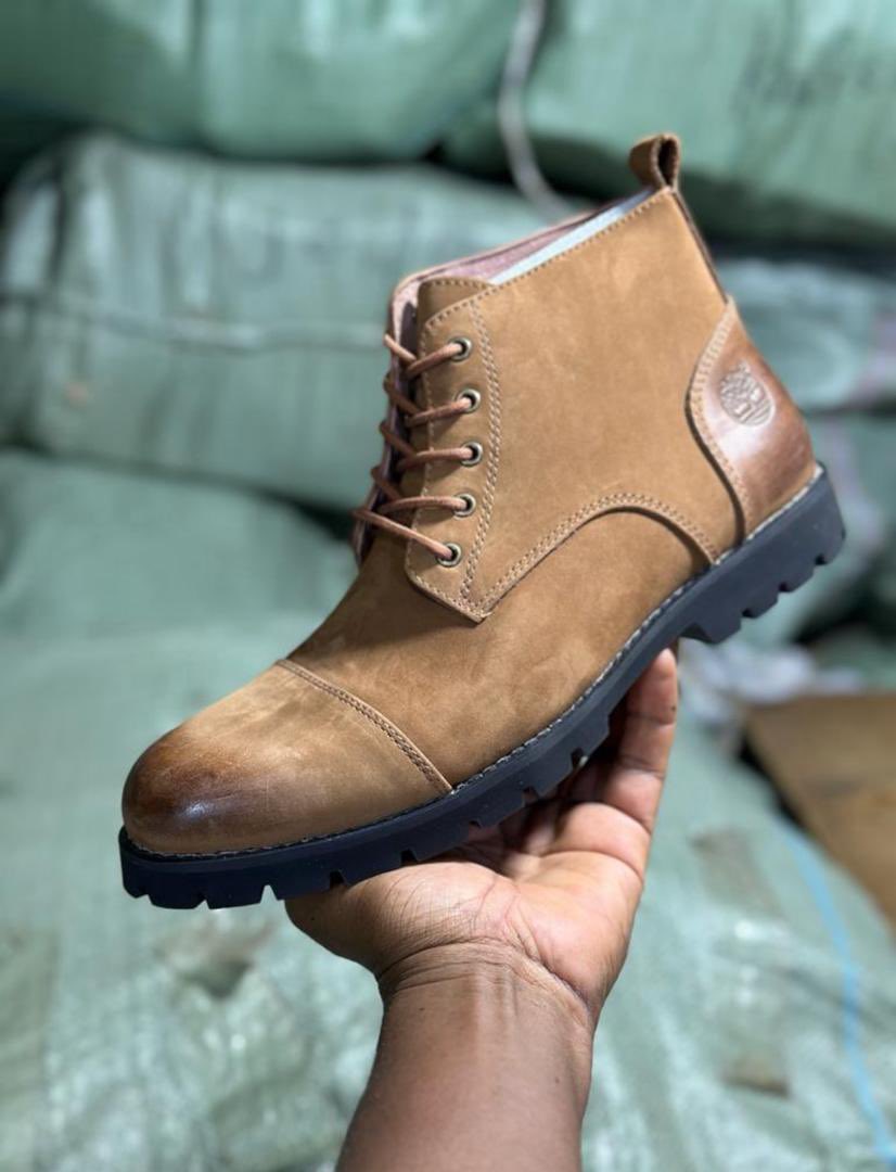 U needed original boots Here are they at 200k only With a free delivery around Kampala Sindika message ku 0750652910,we talk 💯