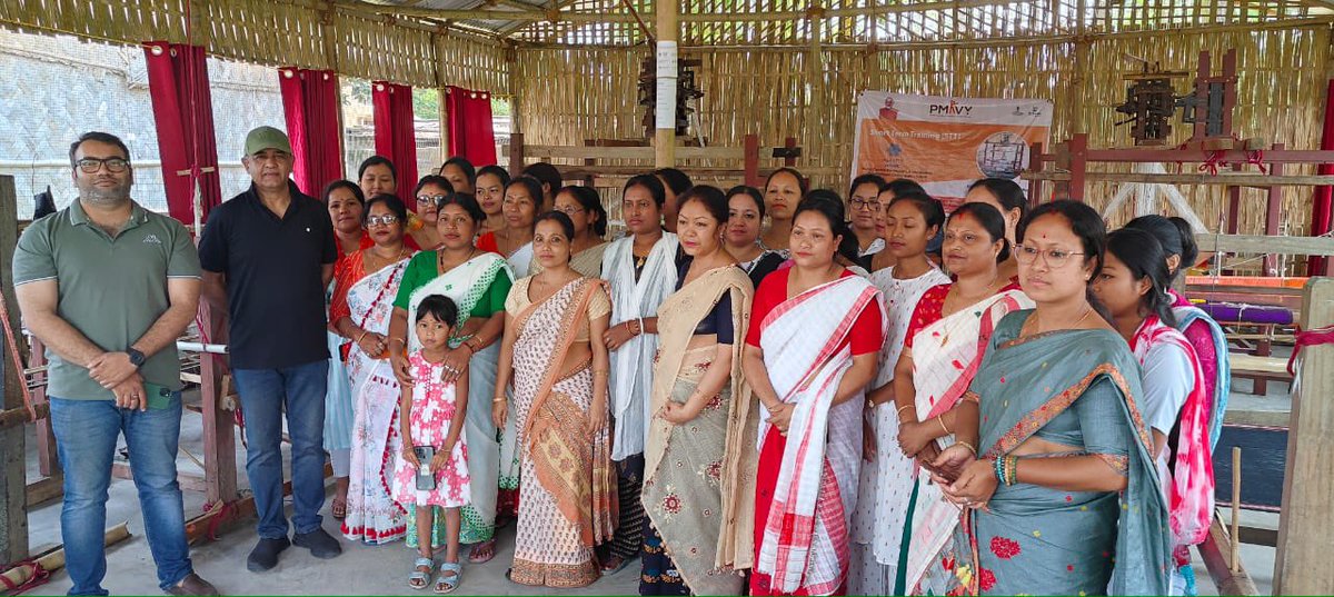 Monitoring visit by Managing Director NEHHDC at NEHHDC Tinsukia Training Centre under PMKVY 4.0  special project in Jacquard  Handloom Weaver job role
@PMKVY_INDIA @NSDCINDIA @MSDESkillIndia @MDoNER_India @SmitaChetia1971