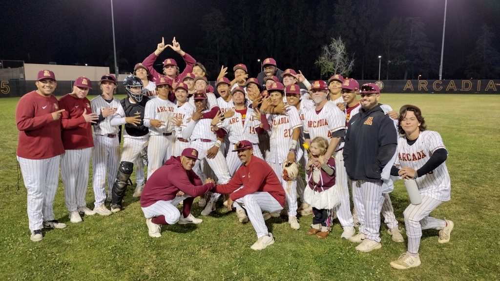 midvalleysports.com/?p=83865#more-… Apaches Wrap up the Pacific @ArcadiaBaseball @ApacheBoosters @coachmark_48 @MrGoingGonzo @RealBigGeorge_5 @dbarker44 @gabe1434