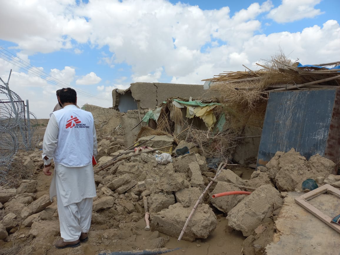 El Niño-induced pre-monsoon rains, combined with glacier melting, have caused flash floods in Pakistan and Afghanistan, killing over 100 people. Humanitarian partners are on the frontline of the response, bracing for more rains in the coming days. 📷: @MSF_Pakistan & @IWMI_