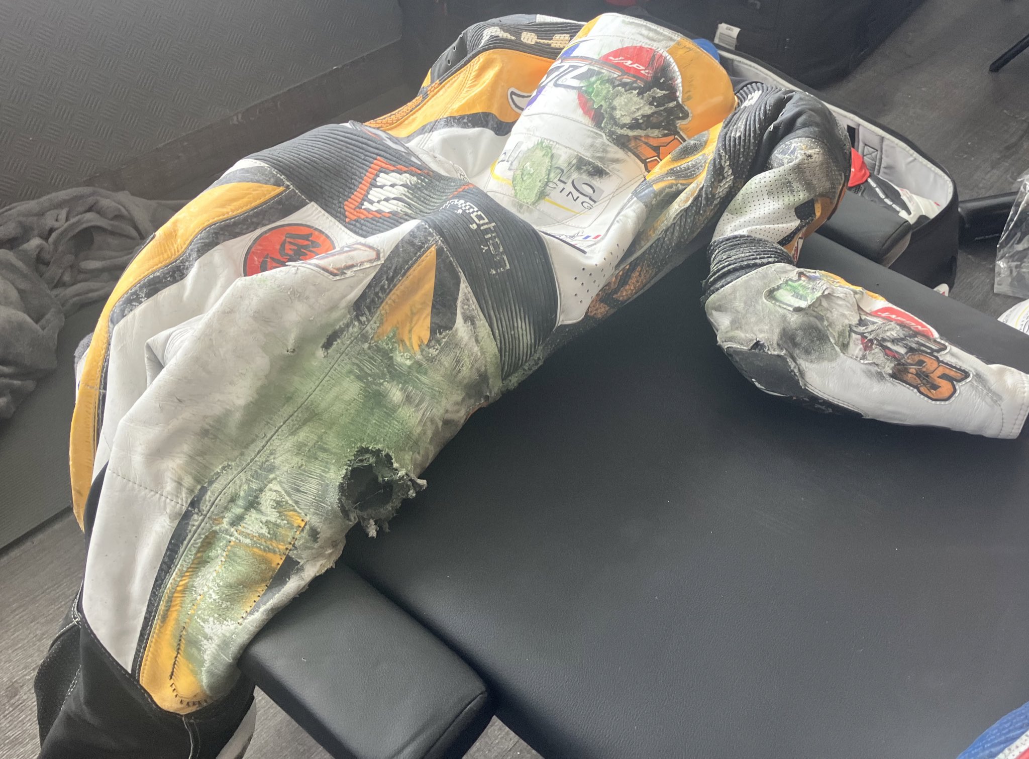 おぅくん エアバック 🐈‍⬛🏍miou🎯🌻🎣 على X: 