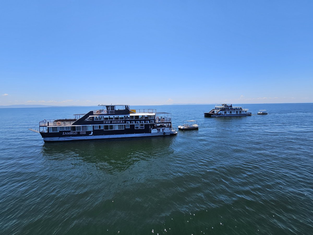 📍If you are a group of people who want to go on a holiday with a difference, then we highly recommend you to book a Kariba houseboat trip with us😍 🌟Especially for corporates, churches, families, friends, wedding parties, etc. Also, remember that you can pay in flexible