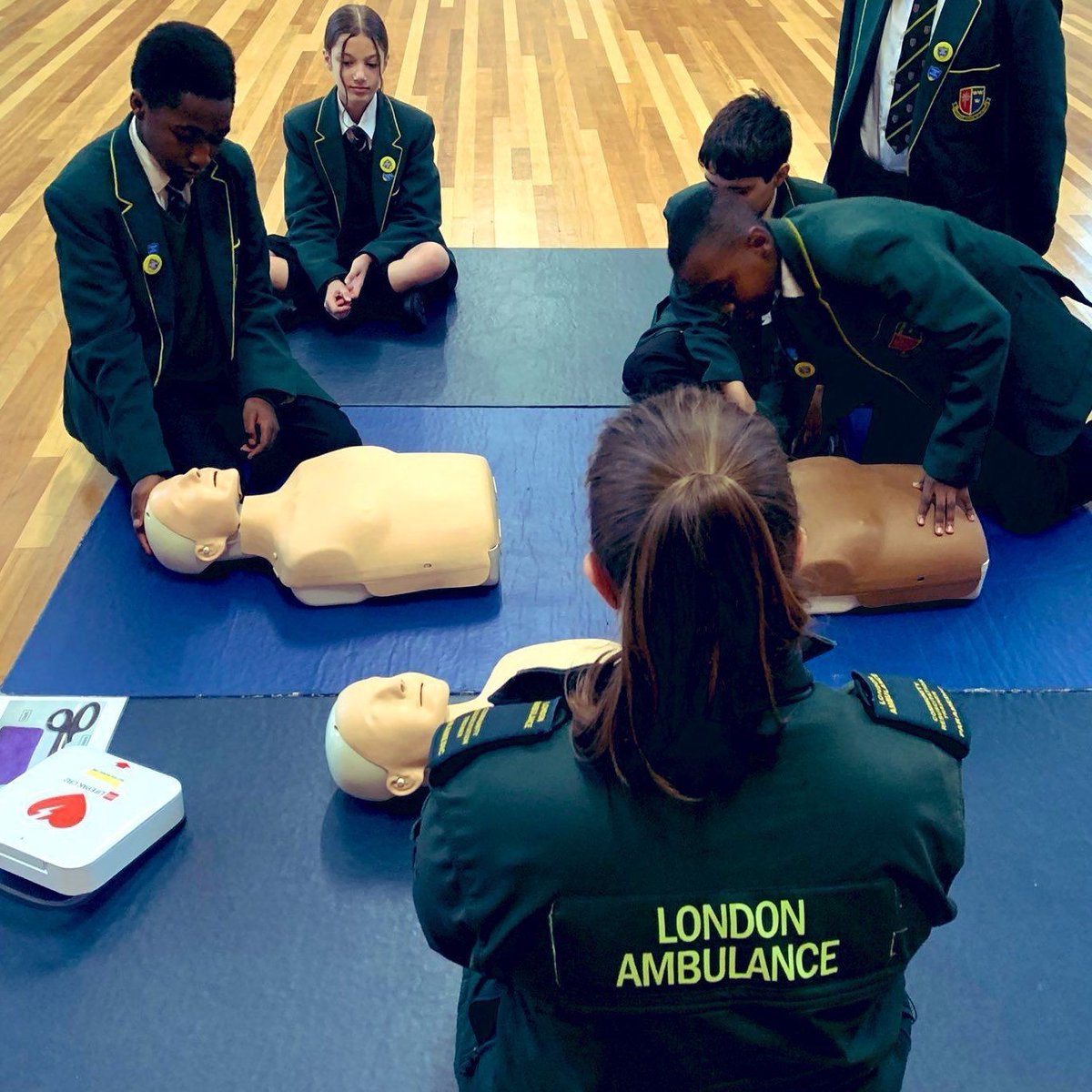 We're aiming to make London a city of lifesavers, through organising life-saving #CPR and defibrillator training for communities, organisations & schools.

Find out how you can support our #LondonLifesavers campaign, and learn to save a life in 5 mins ▶️ buff.ly/3Ob8TFR