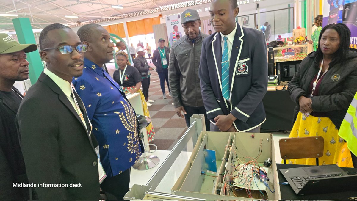 'This morning, Hon. Minister Owen Ncube of Midlands Province embarked on a comprehensive tour of various stands at the ongoing ZITF2024!

🔖Minister Ncube engaged with exhibitors.

 #MidlandsProvince #ZITF2024