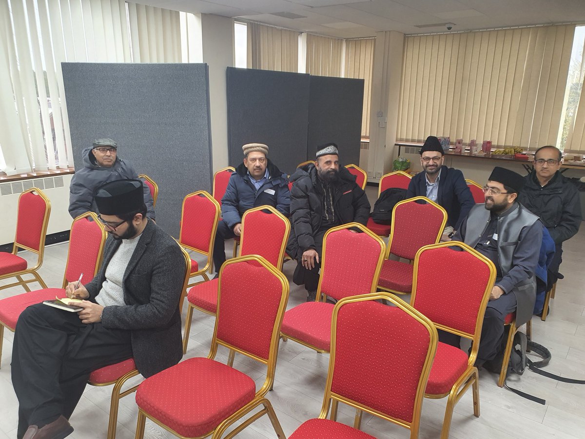 Today, Muslim Elders from the Mitcham Park Chapter of AMEA UK getting ready for their 'Ijtema' gathering, for a day of brotherhood and spiritual nourishment!
#Love4AllHatred4None
@charitywalk_uk 
@ukmuslims4peace
@Ansarullah_UK
