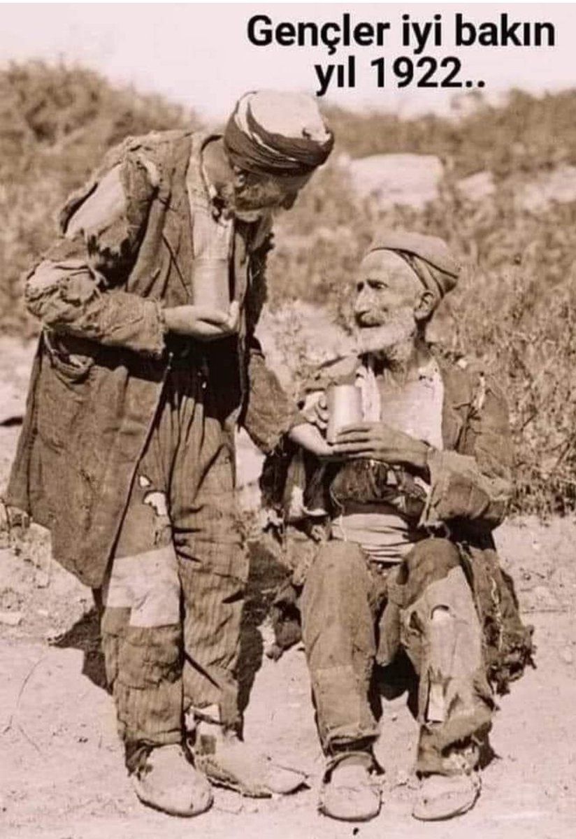 Edep ve hayadan olsa gerek, yokluk yoksulluk içindeyken bile, avret yerlerini ne bulduysa kapatmışlar, Birde şimdiki zamane gençlerine, hele genç bayanlara varlık içinde çıplak gezmek için ne gerekiyorsa yapıyorlar.