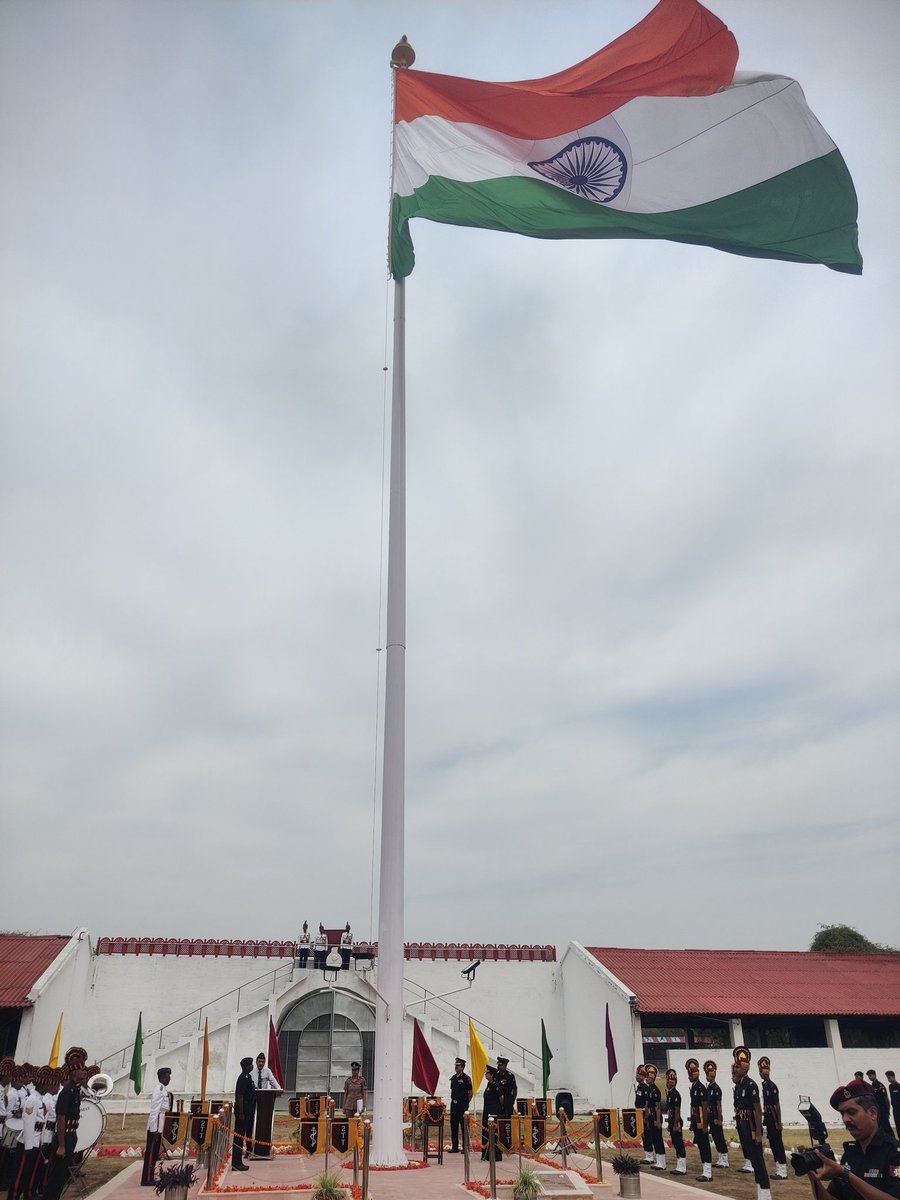 @FFOIndia installed a 108ft monumental flag at AMC Centre & College, Lucknow, known for training healthcare providers, including officers from the Indian Army, Navy & Air Force, Nursing Officers, JCOs & OR, Paramilitary Forces, and personnel from Friendly Foreign Countries.